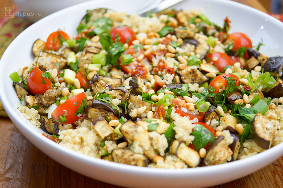 Gegrillte Baby-Aubergine & Quinoa-Salat
